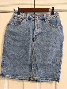 Vintage Levi's light blue denim skirt with back pockets